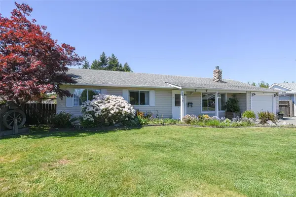 1935 Merino Pl, Comox BC V9M 3X7 - 2 bed, 1.0 bath in Comox