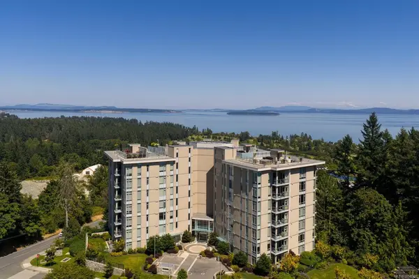 5388 Hill Rise Terr # 602, Saanich BC V8Y 3K3 - 2 bed, 2 bath in Saanich