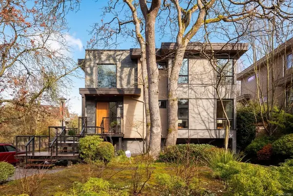 409 Chadwick Pl, Victoria BC V8S 1H4