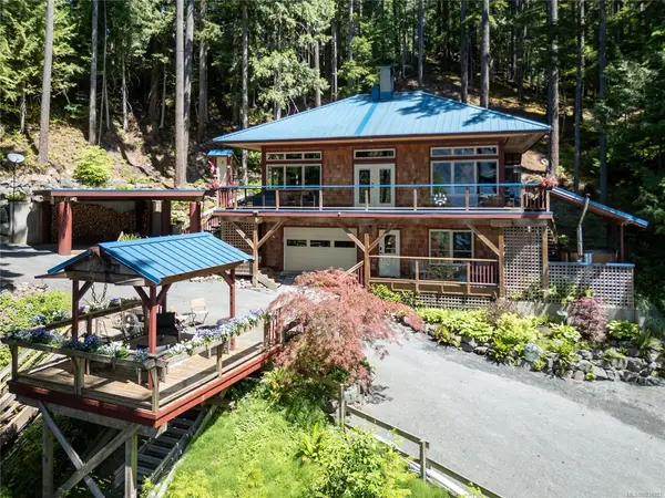 30 Baikie Dr, Campbell River BC V9W 2C5 - 2 bed, 2 bath property for sale in Campbell River