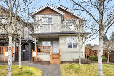 582 Rosehill St # 102, Nanaimo BC V9S 1H6