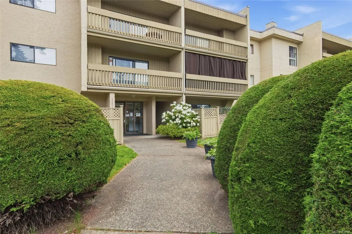 363 Morison Ave #208, Parksville BC V9P 1P4