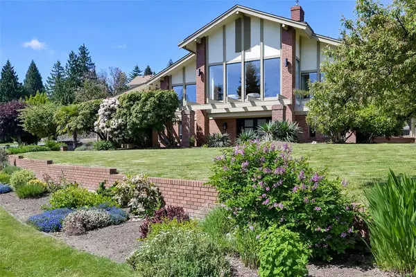 8798 Forest Park Dr, North Saanich BC V8L 5A8 - 5 bed, 6 bath in North Saanich