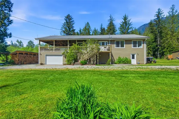 8445 Meshers Rd, Port Alberni BC V9Y 8N5