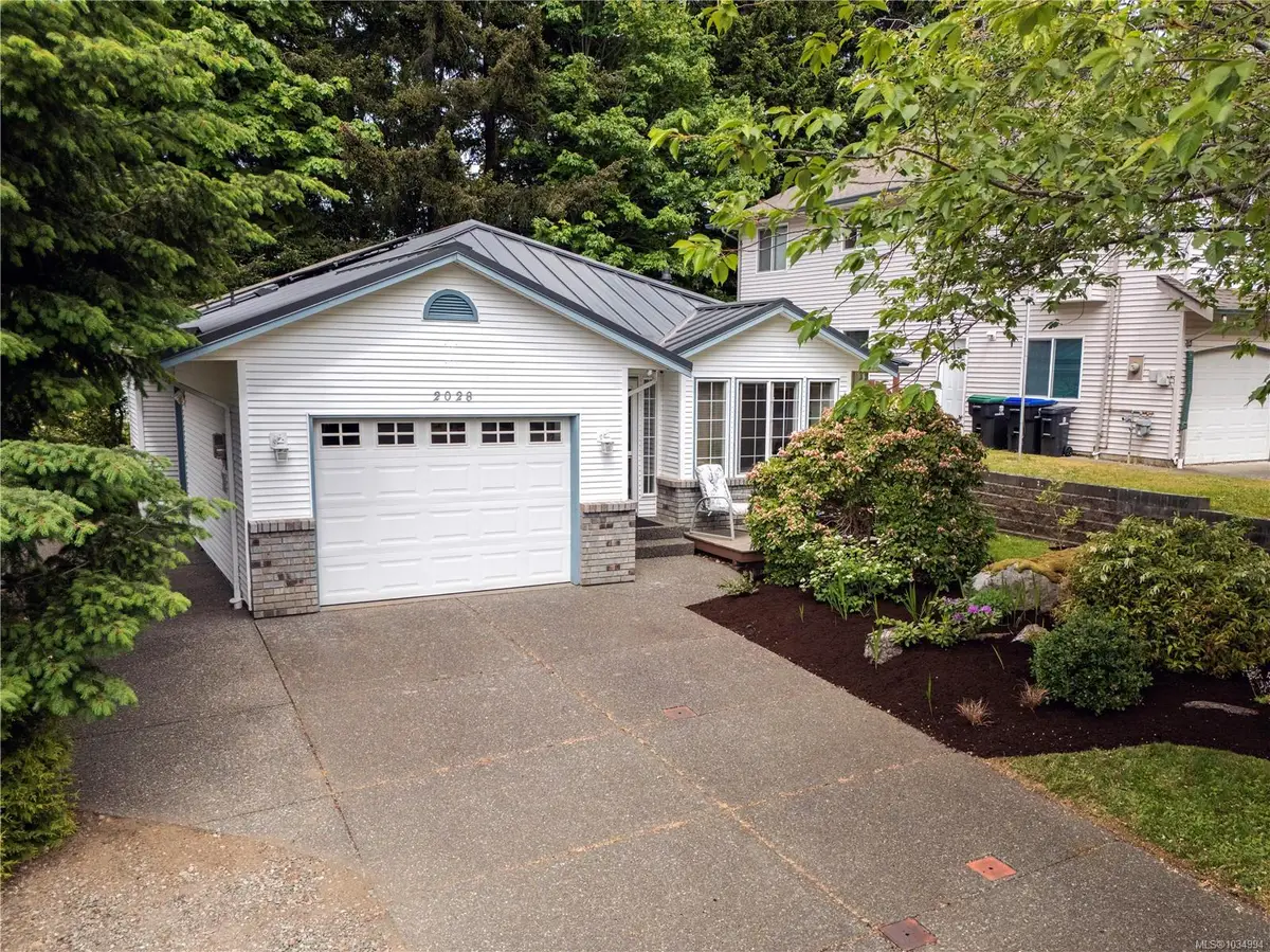 2028 Anna Pl, Courtenay BC V9N 9B4 — Pending Sale in Courtenay