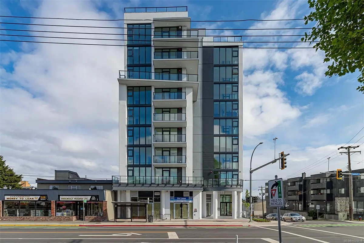899 Esquimalt Rd #202, Esquimalt BC V9A 0L7