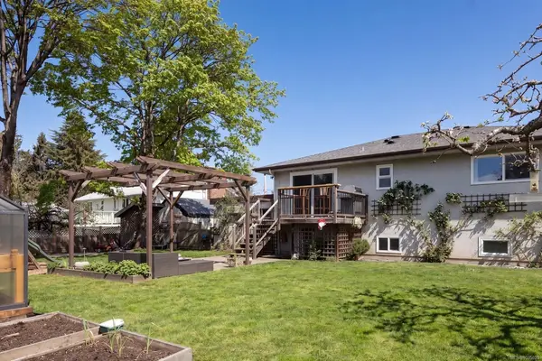 1233 Roy Rd, Saanich BC V8Z 2X8