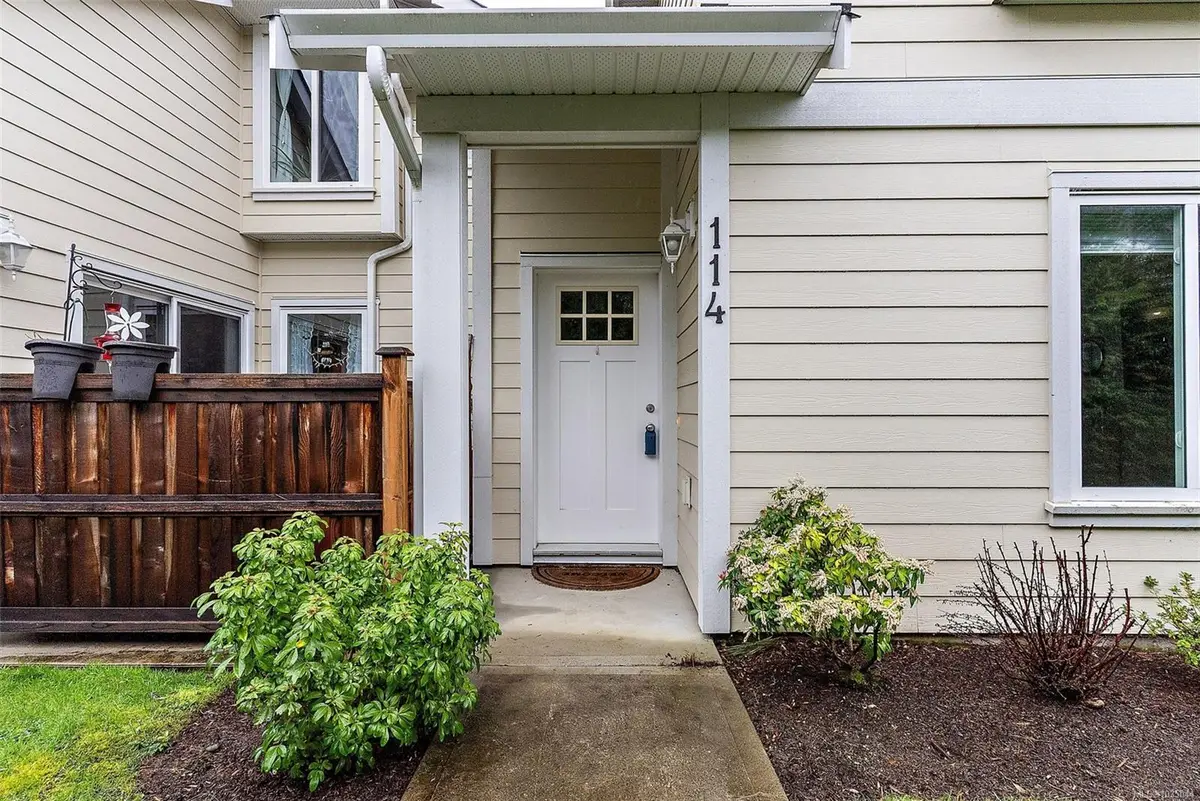 2038 Gatewood Rd #114, Sooke BC V9Z 1L7