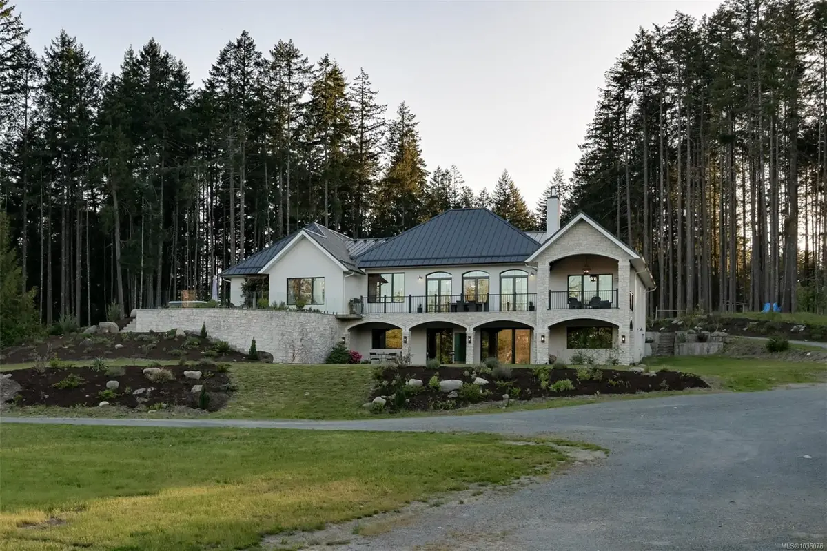 4939 Waters Rd, Duncan BC V9L 6S9