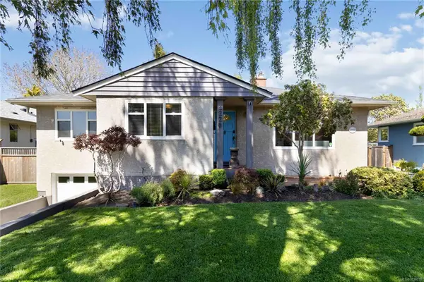 2228 Pacific Ave, Oak Bay BC V8R 2V5