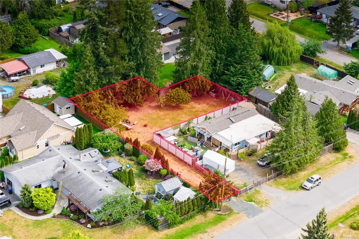 1307 Woodland Dr, French Creek BC V9P 1Z2