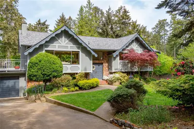 9502 Glenelg Ave, North Saanich BC V8L 5H1