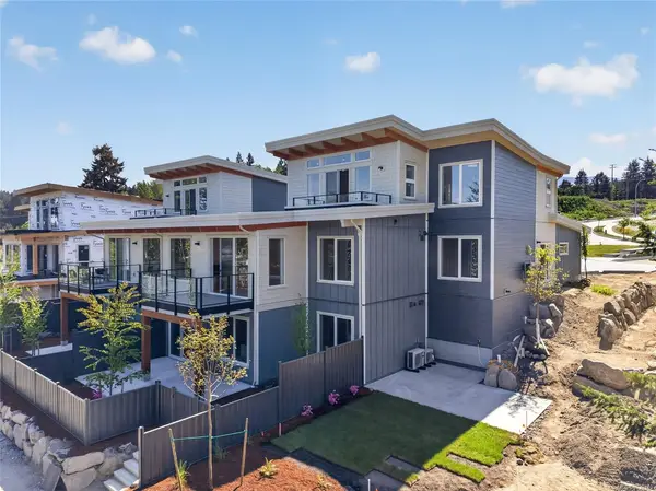 152 Marina View Dr # 5, Ladysmith BC V9G 1K4