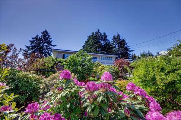 1692 Centennary Dr, Nanaimo BC V9X 1A3