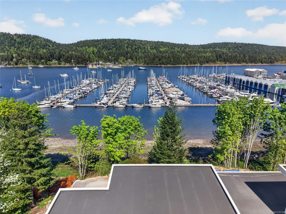 152 Marina View Dr #8, Ladysmith BC V9G 1K4