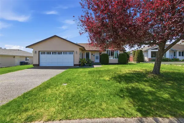 704 Ermineskin Ave, Parksville BC V9P 2L4 - 3 bed, 2 bath in Parksville