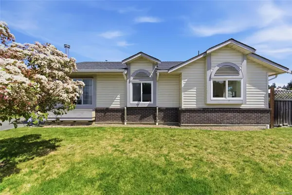 670 Arbutus St, Qualicum Beach BC V9K 1K1