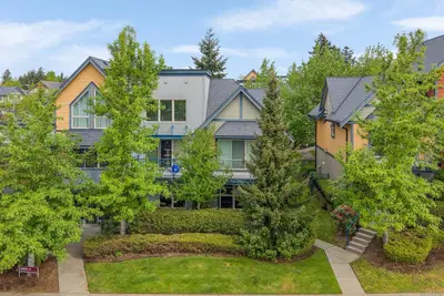 1406 Jingle Pot Rd # 5, Nanaimo BC V9R 0A9
