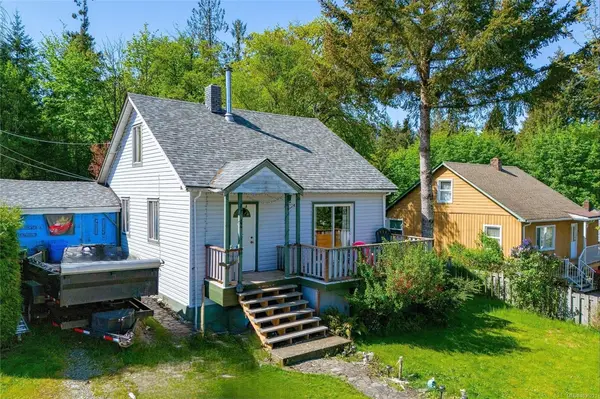 44 Arbutus St W, Lake Cowichan BC V0R 2G0 - 3 bed, 1 bath in Lake Cowichan