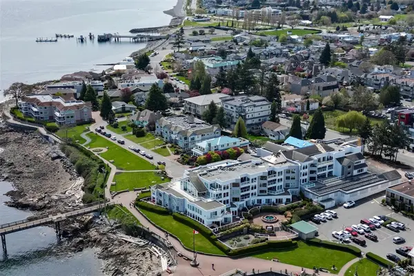 2535 Bevan Ave, Sidney BC V8L 1W5 - 3 bed, 3 bath in Sidney