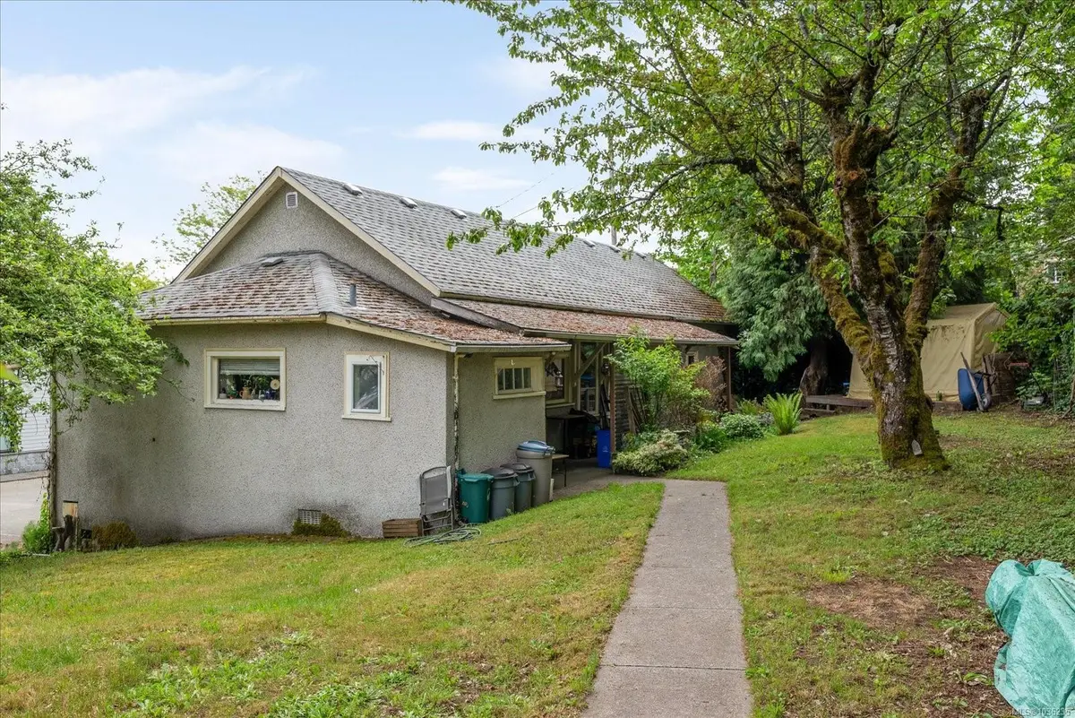 112 Buller St, Ladysmith BC V9G 1A1