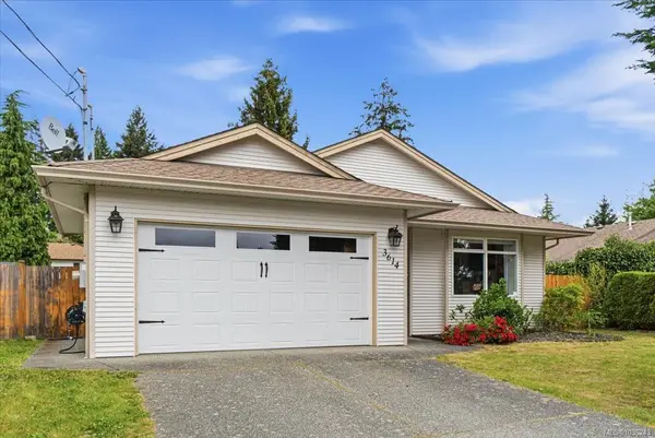 3614 Victoria Ave, Nanaimo BC V9T 6N9 - 3 bed, 2 bath in Nanaimo
