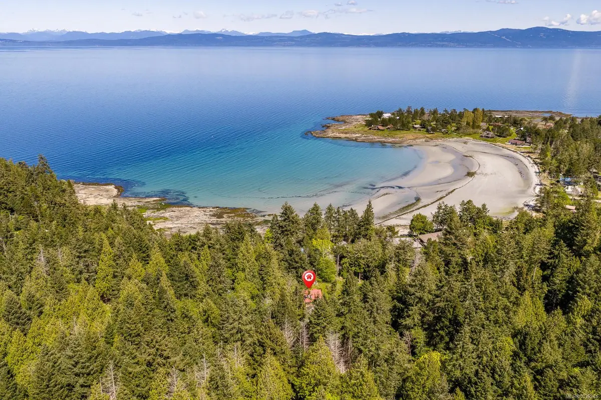 7670 Anderson Dr, Hornby Island BC V0R 1Z0