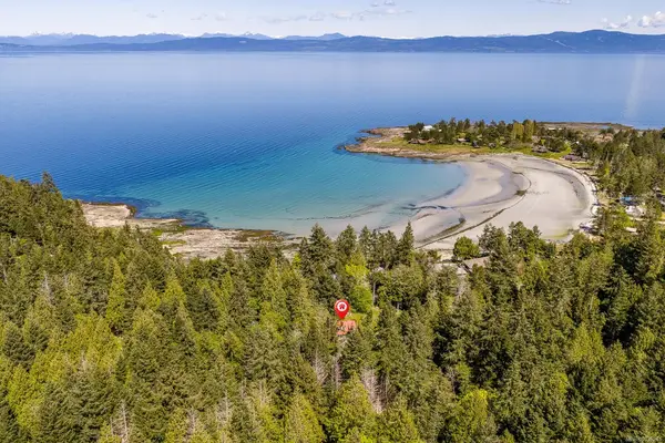 7670 Anderson Dr, Hornby Island BC V0R 1Z0 - 2 bed, 1 bath in Hornby Island