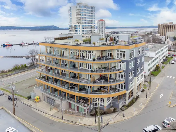 10 Chapel St # 303, Nanaimo BC V9R 5H2 - 1 bed, 1 bath in Nanaimo