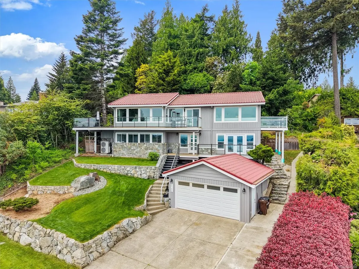 8750 Pender Park Dr, North Saanich BC V8L 3Z5