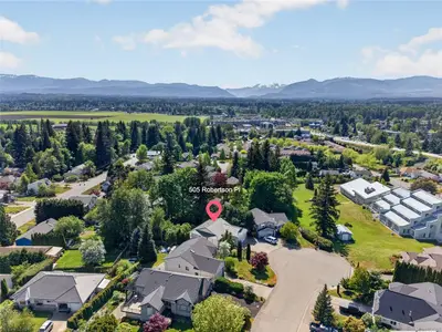 505 ROBERTSON Pl, Courtenay BC V9N 8W5