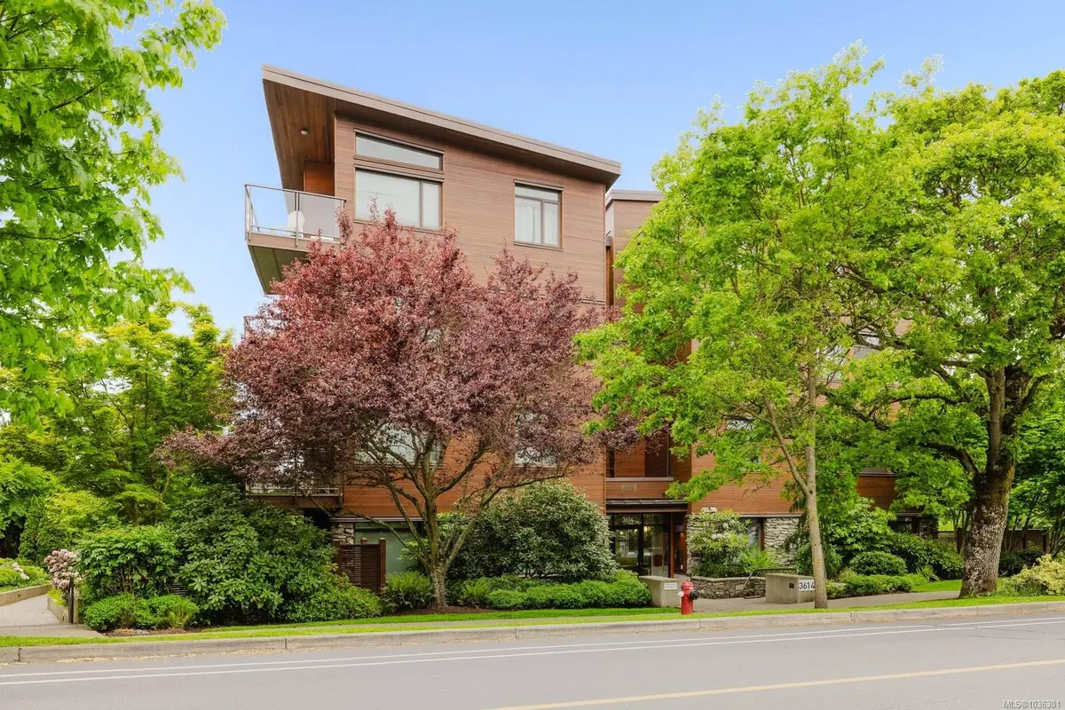 3614 Richmond Rd #203, Saanich BC V8P 4R5
