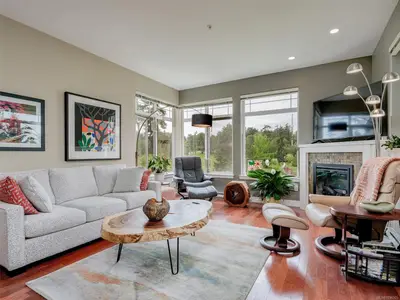 1115 Craigflower Rd # 306D, Esquimalt BC V9A 7R1