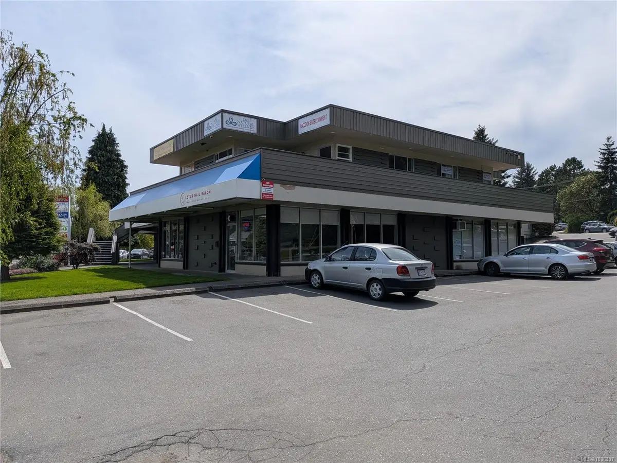 4090 Shelbourne St # 103, Saanich BC V8N 4P6