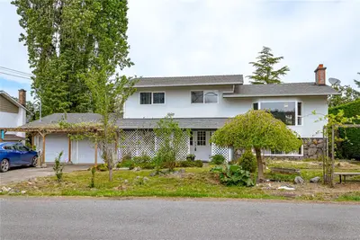 1268 Marchant Rd, Central Saanich BC V8M 1G5