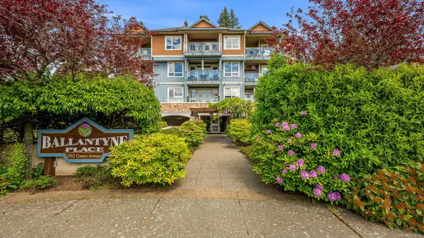 1912 Comox Ave # 303, Comox BC V9M 3M4