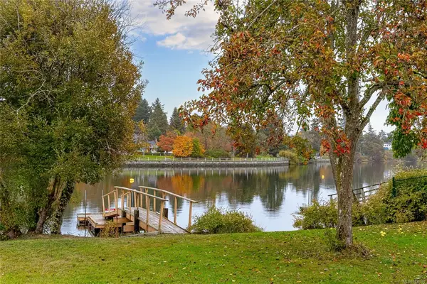 1178 Rhoda Lane, Esquimalt BC V9A 4H2 - 4 bed, 4 bath in Esquimalt