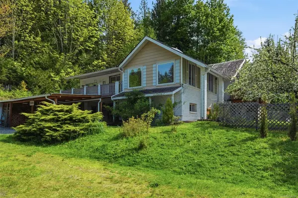 5281 Mary St, Port Alberni BC V9Y 7H5 - 4 bed, 3 bath in Port Alberni
