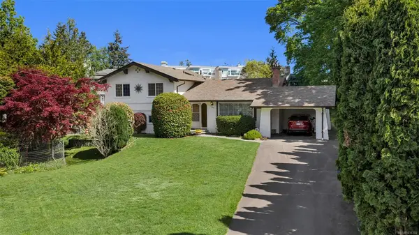 989 Abbey Rd E, Saanich BC V8Y 1L1 - 4 bed, 3 bath in Saanich
