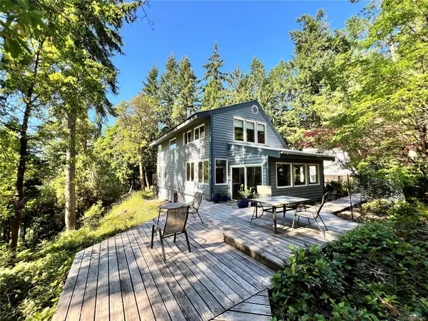 130 Lawnhill Dr, Salt Spring BC V8K 1M9 - 3 bed, 2 bath in Salt Spring
