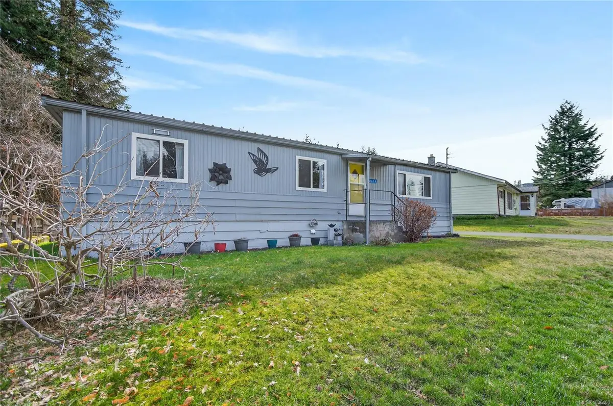 2619 Ulverston Ave, Cumberland BC V0R 1S0 — Pending Sale in Cumberland