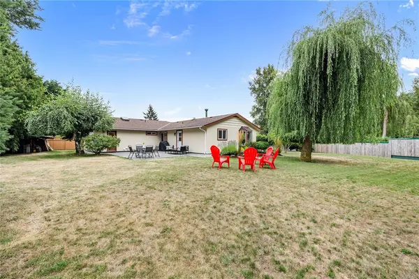 220 Park Dr, Salt Spring BC V8K 2R6 - 4 bed, 2 bath in Salt Spring