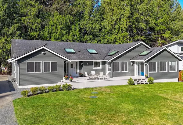 967 Woodpecker Pl, Parksville BC V9P 1T1