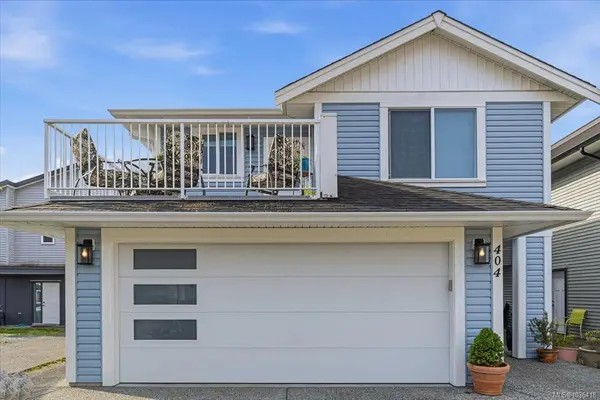 404 10th St, Nanaimo BC V9R 1A1 - 5 bed, 4 bath in Nanaimo