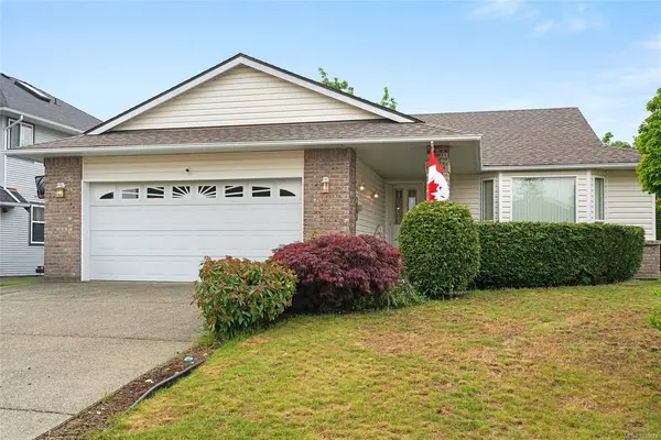 755 Ermineskin Ave, Parksville BC V9P 2L5