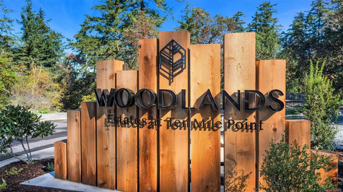 3908 Woodlands Pl, Saanich BC V8N 4J8