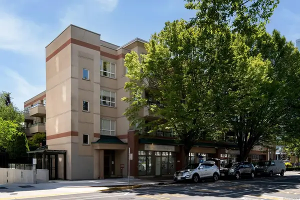 1015 Johnson St # 402, Victoria BC V8V 3N6 - 2 bed, 1 bath in Victoria