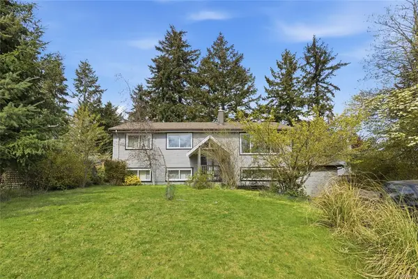 3082 McCauley Dr, Nanaimo BC V9T 1V8 - 6 bed, 2 bath in Nanaimo