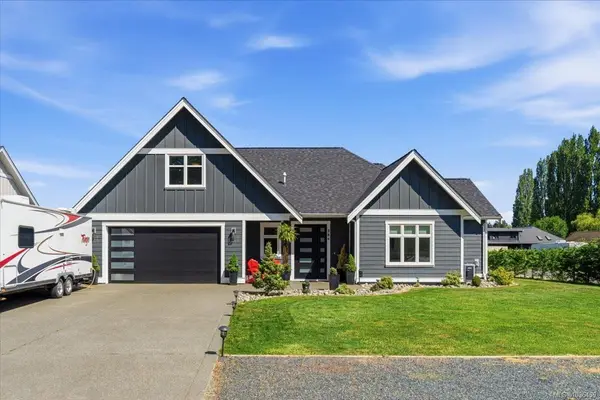 389 Whitmee Rd, Qualicum Beach BC V9K 1G1 - 3 bed, 3 bath in Qualicum Beach