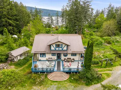 9510 McFarlane Rd, Denman Island BC V0R 1T0